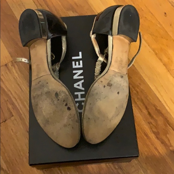 Authentic Chanel Entre Doigts shoes - Picture 5 of 5